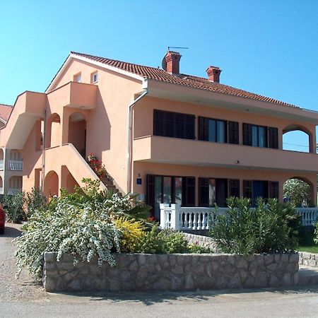 נייביצה Apartments Andrea By El-Pi Tours מראה חיצוני תמונה