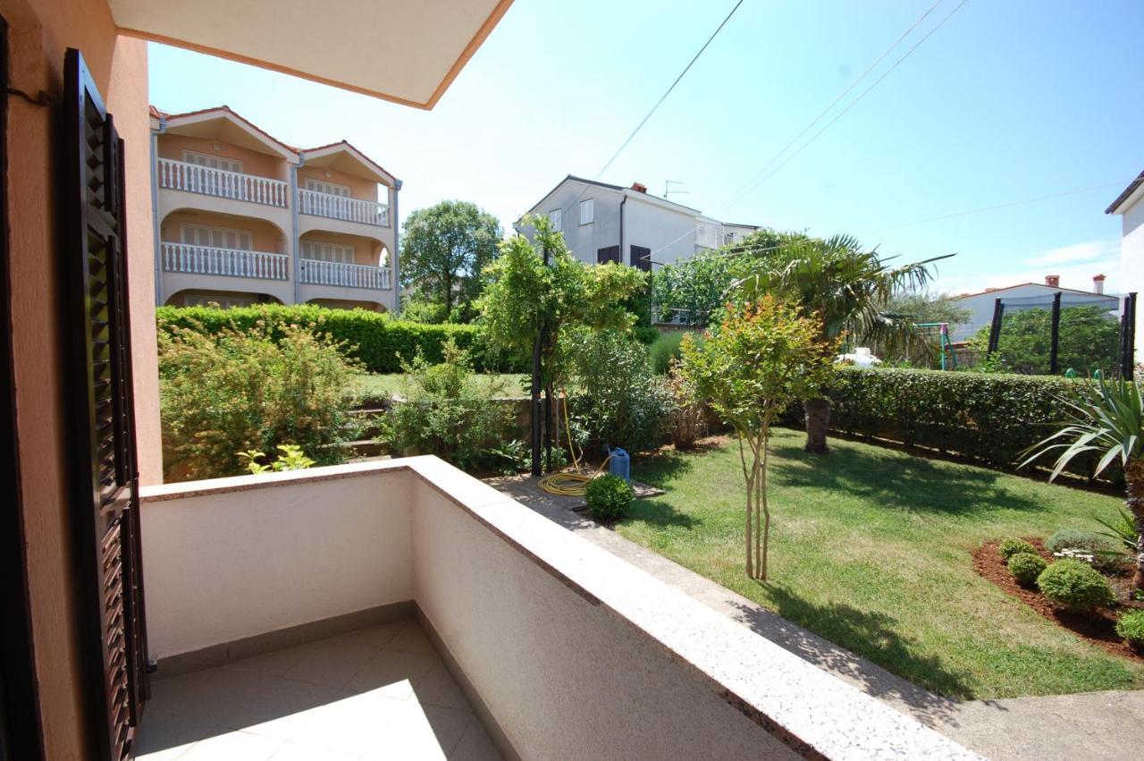 נייביצה Apartments Andrea By El-Pi Tours מראה חיצוני תמונה