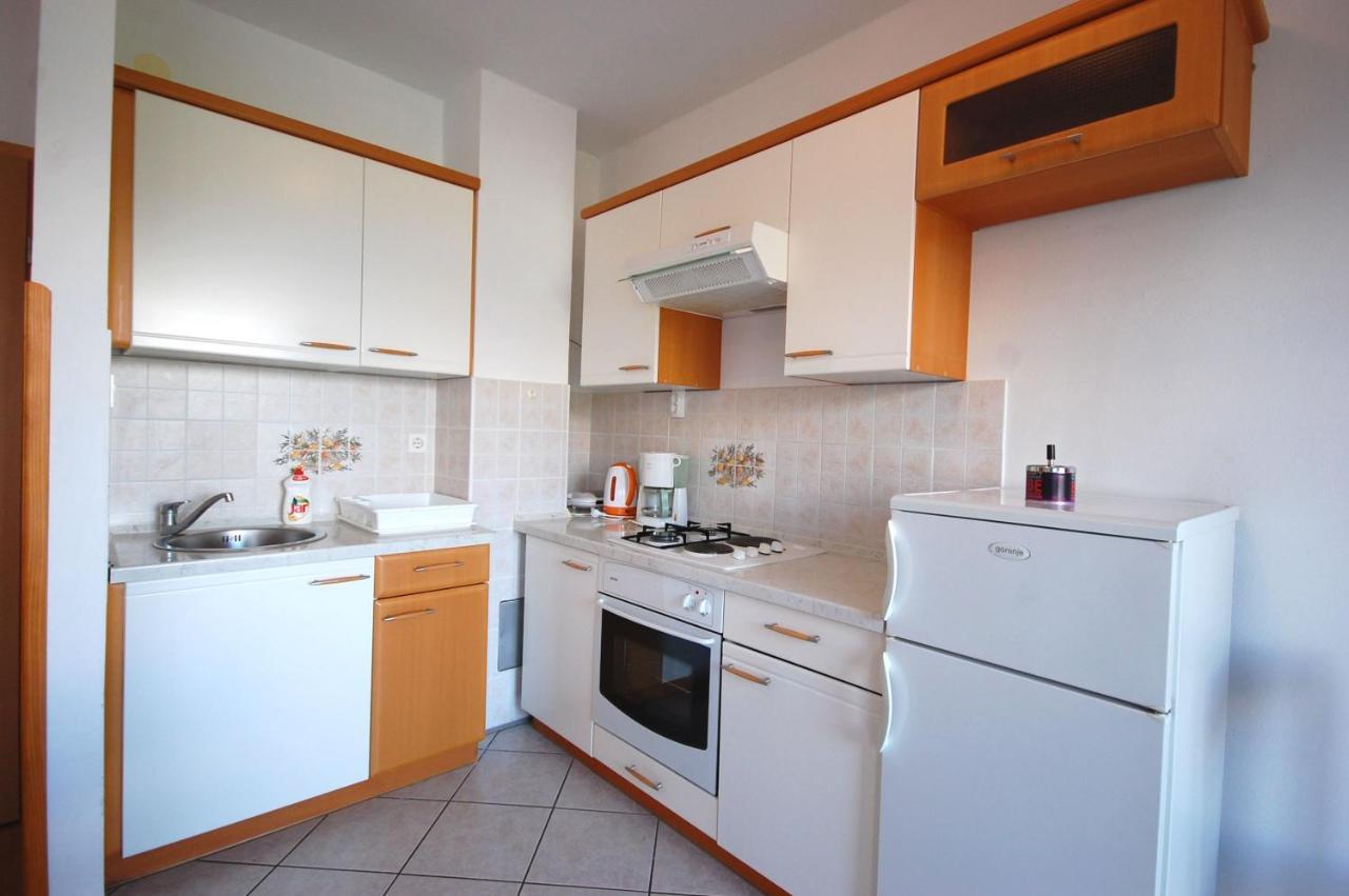 נייביצה Apartments Andrea By El-Pi Tours מראה חיצוני תמונה