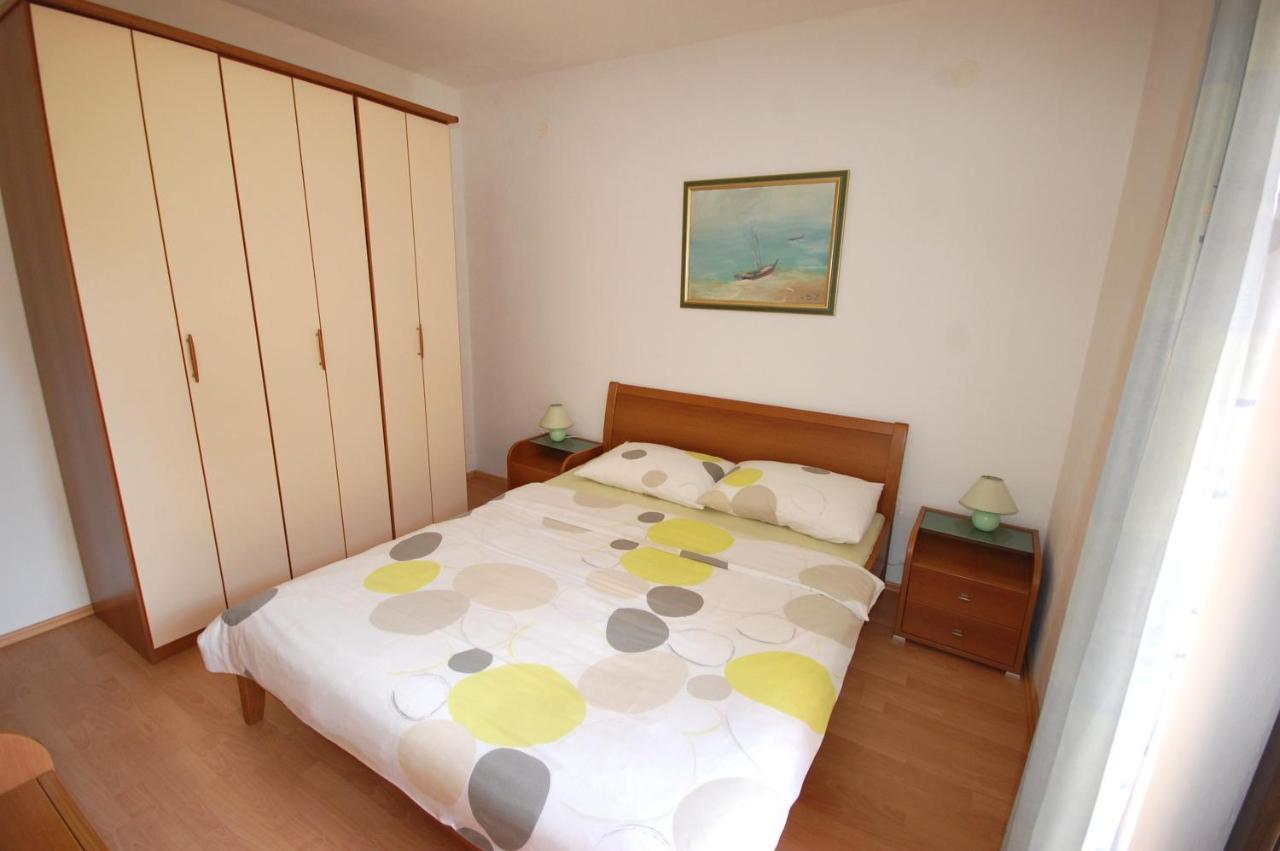 נייביצה Apartments Andrea By El-Pi Tours מראה חיצוני תמונה