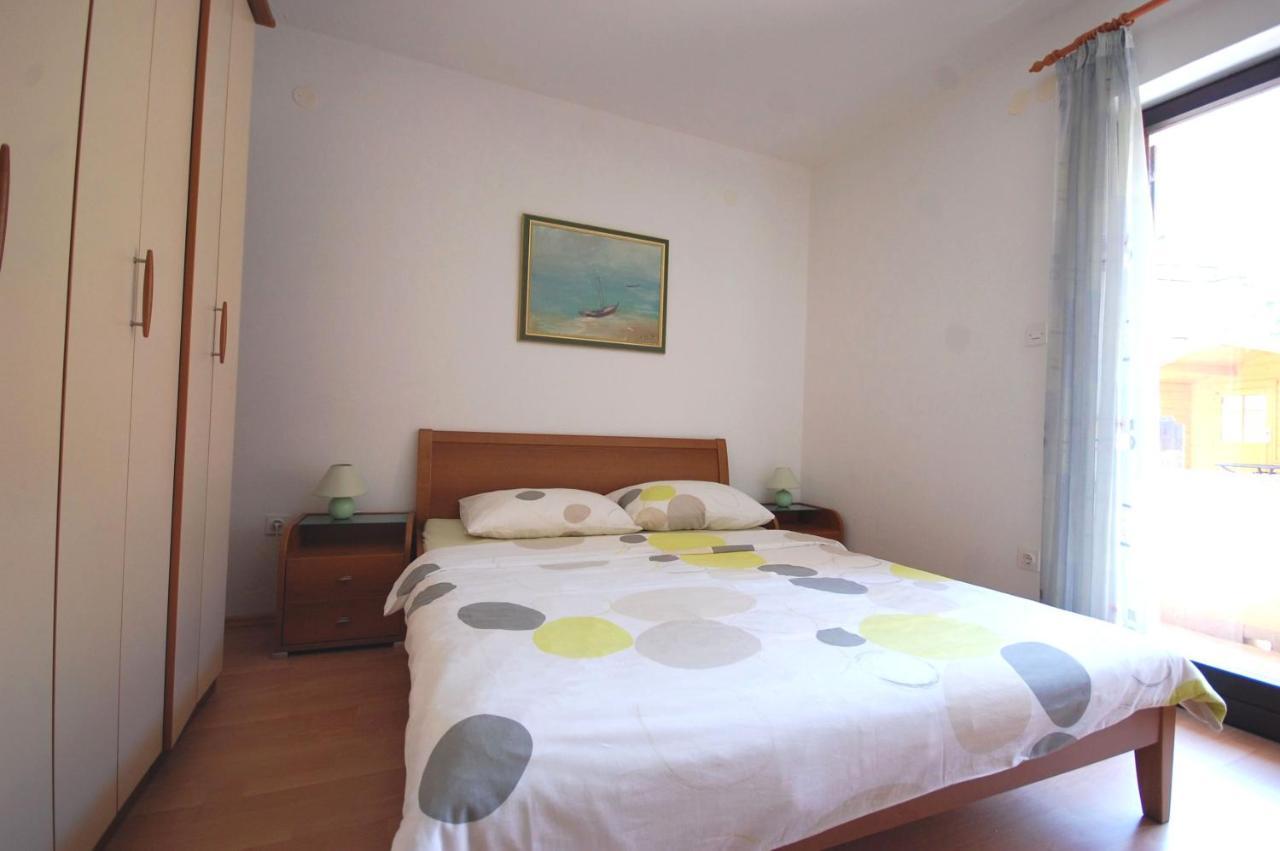נייביצה Apartments Andrea By El-Pi Tours מראה חיצוני תמונה